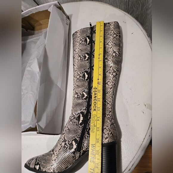 XOXO Maylynne Knee High Boots - Picture 7 of 15